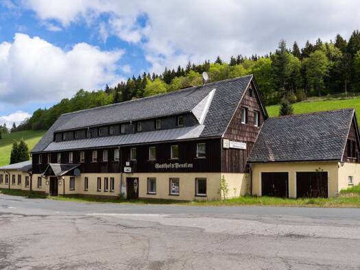 Haus zum Kauf provisionsfrei 399.000 € 21 Zimmer 780 m² frei ab sofort Talstraße 13 Rehefeld-Zaunhaus Altenberg 01773