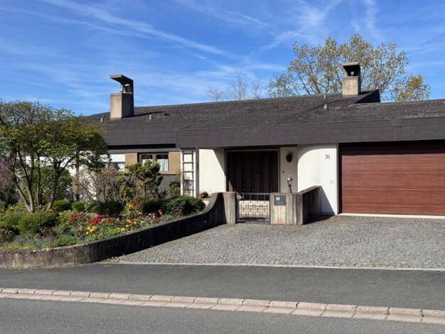 Einfamilienhaus zum Kauf provisionsfrei 850.000 € 12 Zimmer 298 m² 1.157 m² Grundstück Zapfendorf Zapfendorf 96199