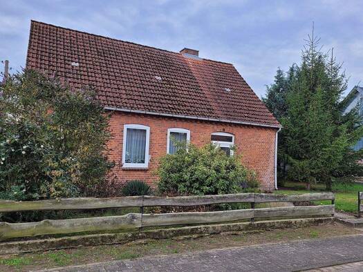 Einfamilienhaus zum Kauf 109.000 € 4 Zimmer 120 m² 2.000 m² Grundstück Häuslerreihe 12 Perdöhl 19243