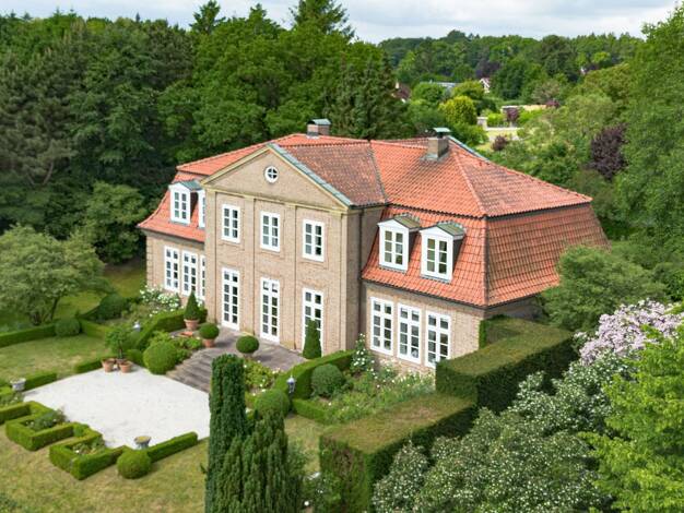 Villa zum Kauf 1.400.000 € 9 Zimmer 345 m² 2.851 m² Grundstück Preetz 24211