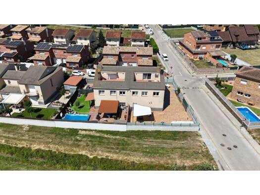 Chalet zum Kauf 435.000 € 4 Zimmer 263 m² 302 m² Grundstück Vidreres 17411