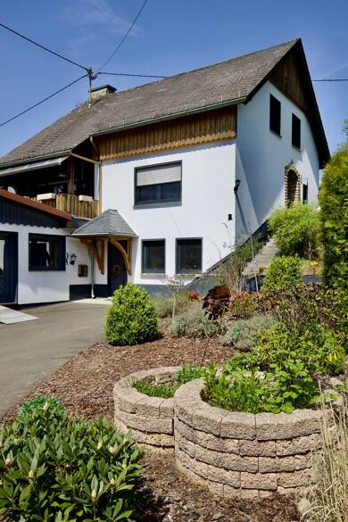 Einfamilienhaus zum Kauf 350.000 € 9 Zimmer 167 m² 1.161 m² Grundstück Neurath Arzfeld 54687