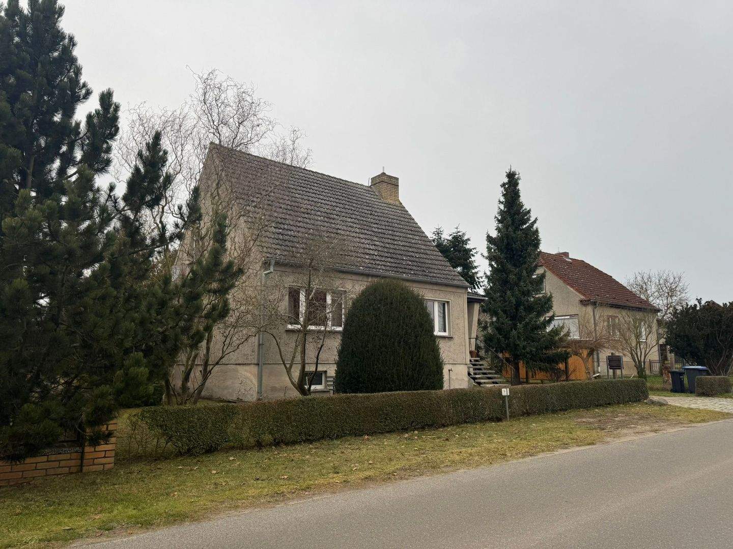 Immobilie in Luckow - Einfamilienhaus  ***  großes Grundstück mit Tiefgarage und Nebengebäuden unweit vom Seebad Ueckermünde und dem Haff - Bild 0