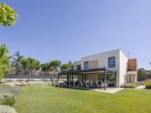 Haus zum Kauf provisionsfrei 1.975.000 € 271 m² 1.054 m² Grundstück Boadilla del Monte 28660