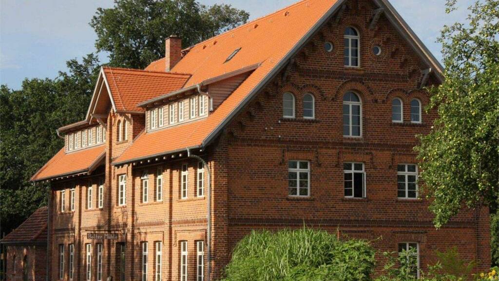 Einfamilienhaus zum Kauf provisionsfrei 1.950.000 € 19 Zimmer 835 m² 5.200 m² Grundstück Boek Rechlin 17248