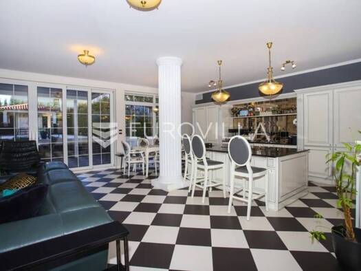 Haus zum Kauf 2.500.000 € 5 Zimmer 420 m² Rovinj Rovinj