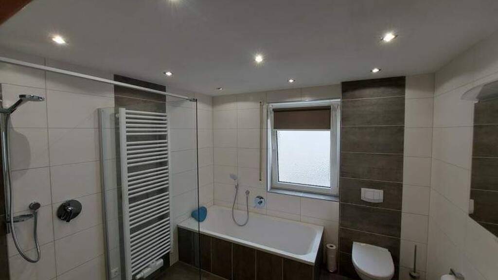 Wohnung zur Miete 540 € 3,5 Zimmer 85 m² Holzhausen Dittelbrunn 97456