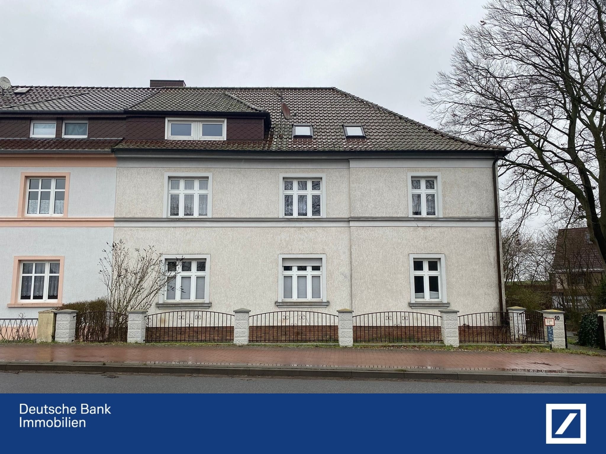 Mehrfamilienhaus zum Kauf provisionsfrei 240.000 € 11 Zimmer 330 m²<br/>Wohnfläche 1.391 m²<br/>Grundstück Strasburg Strasburg 17335