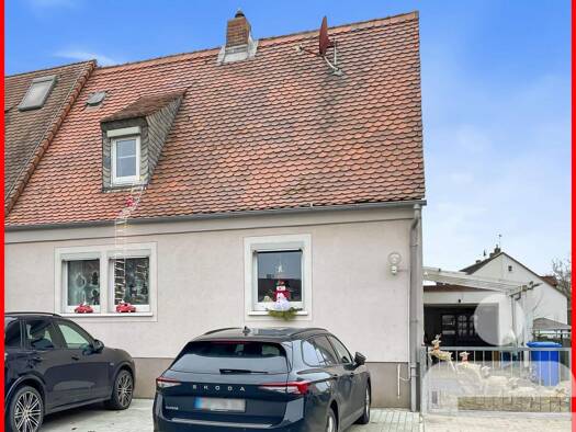Doppelhaushälfte zum Kauf 398.000 € 5 Zimmer 149 m² 713 m² Grundstück frei ab 31.07.2026 Kitzingen 97318
