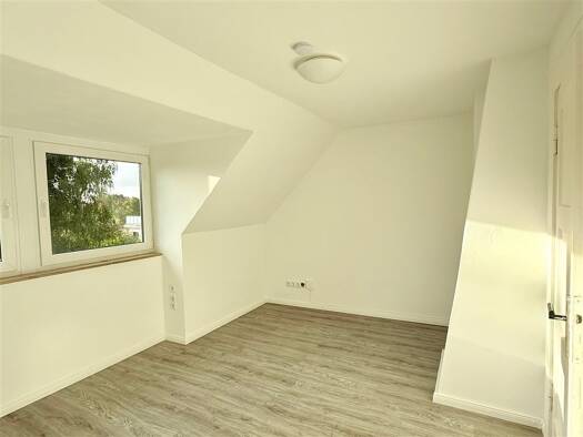 Wohnung zur Miete 450 € 2 Zimmer 42 m² 3. Geschoss frei ab sofort Von-Tirpitz-Straße 4 Innenstadt Aurich 26603