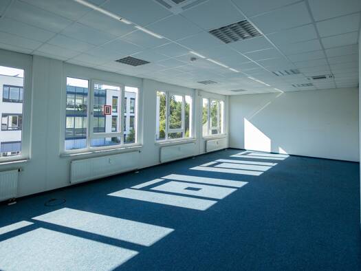 Büro zur Miete provisionsfrei 11 € 1.650,1 m² Bürofläche teilbar ab 704,2 m² Schreiberhauer Straße 7-9 Moorenbrunn Nürnberg 90475