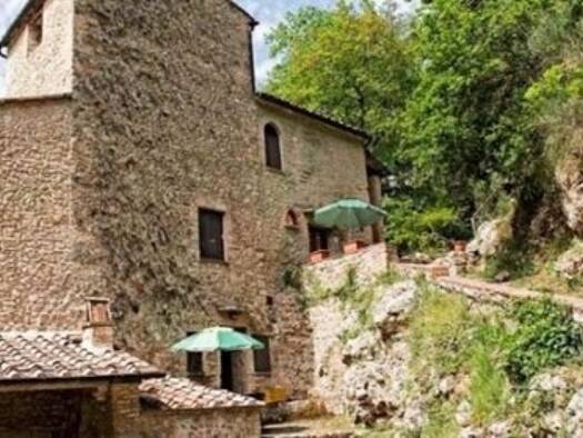 Einfamilienhaus zum Kauf 1.100.000 € 8 Zimmer 380 m² 28.000 m² Grundstück San Gimignano 53037