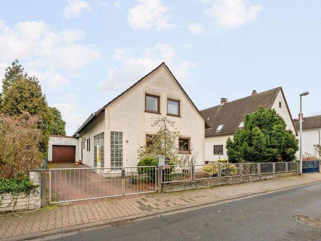 Mehrfamilienhaus zum Kauf provisionsfrei 580.000 € 8 Zimmer 194 m² 651 m² Grundstück frei ab 01.05.2026 Rüsselsheim 65428
