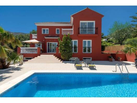 Chalet zum Kauf 895.000 € 4 Zimmer 253 m² 1.285 m² Grundstück Alhaurín de la Torre 29130