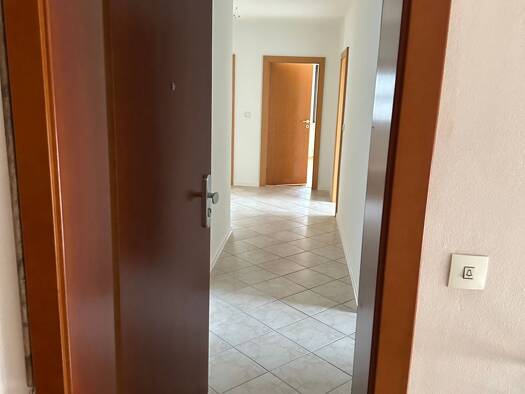 Wohnung zur Miete 1.200 € 3 Zimmer 94 m² Geschoss 2/3 frei ab sofort Aising Rosenheim 83026