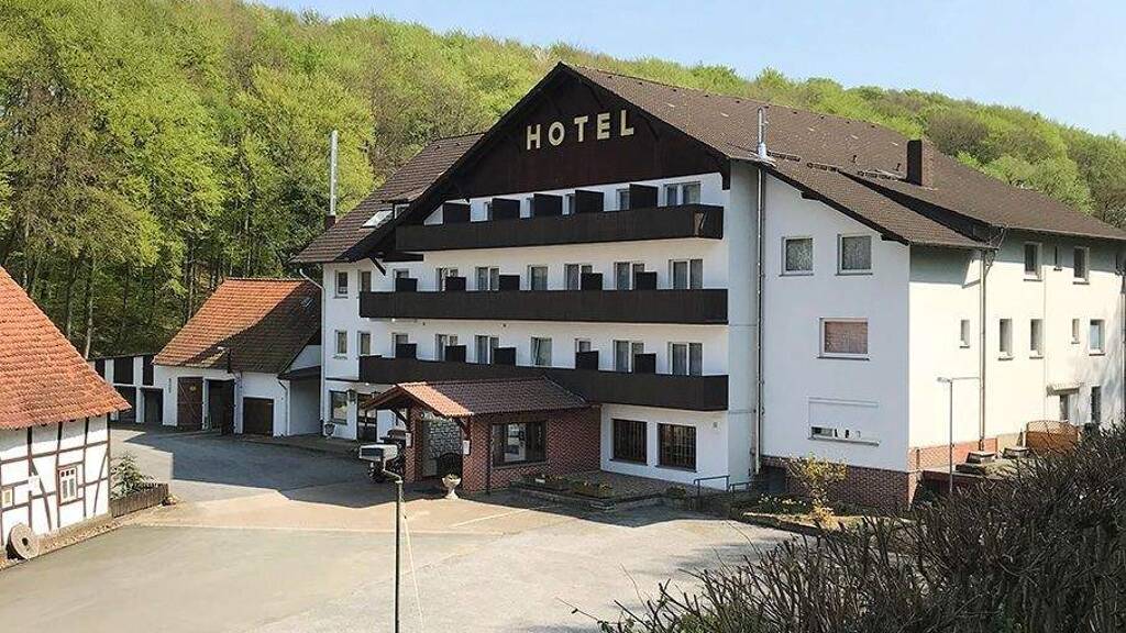 Hotel zum Kauf 1.950.000 € 52 Zimmer 9.360 m² Grundstück Rehren Auetal 31749