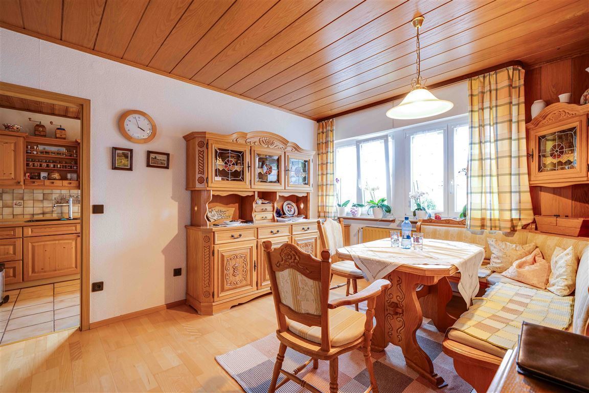 Haus zum Kauf 375.000 € 7 Zimmer 203 m²<br/>Wohnfläche 777 m²<br/>Grundstück 01.03.2025<br/>Verfügbarkeit Tettenwang Altmannstein 93336