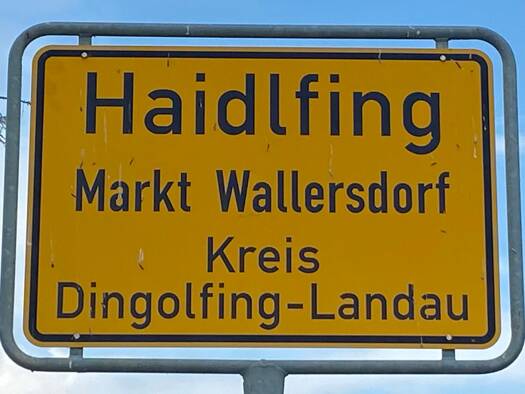 Land-/Forstwirtschaft zum Kauf 285.000 € 17.846 m² Grundstück Wallersdorf Wallersdorf 94522