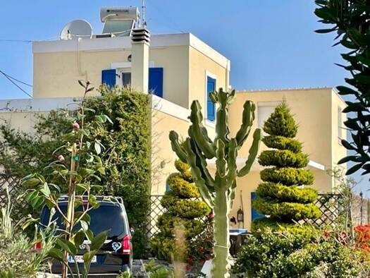 Einfamilienhaus zum Kauf 320.000 € 6 Zimmer 145 m² 2.000 m² Grundstück Municipality of Syros and Ermoupoli 84100