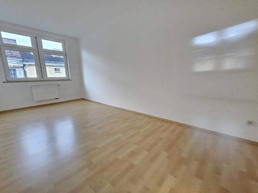 Wohnung zur Miete 533 € 4 Zimmer 100,4 m² 3. Geschoss Friedrich-Engels-Straße 23 Stadtmitte Plauen 08523