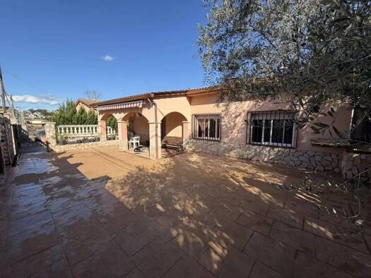 Chalet zum Kauf 339.000 € 5 Zimmer 242 m² Carrer Verge De Montserrat Fogars de la Selva 08495