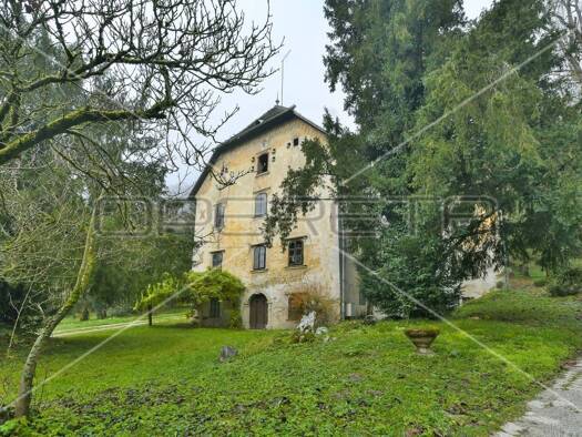Einfamilienhaus zum Kauf 1 € 6 Zimmer 694 m² 10.617 m² Grundstück Samobor 10430
