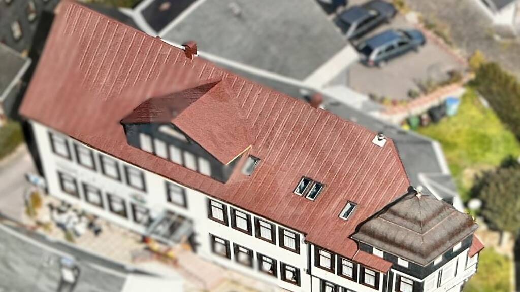 Hotel zum Kauf 195.000 € 14 Zimmer 278 m² Gastrofläche 641 m² Grundstück Suhl 98528