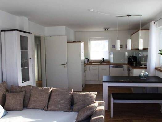 Wohnung zur Miete 820 € 2 Zimmer 71,3 m² frei ab sofort Deggendorf Deggendorf 94469
