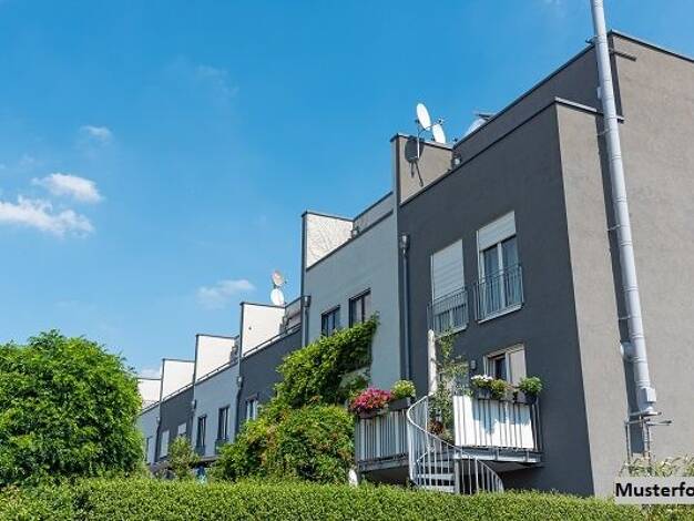 Doppelhaushälfte zum Kauf 170.000 € 1 Zimmer 180,1 m² 932 m² Grundstück Rotenburg Rotenburg an der Fulda 36199