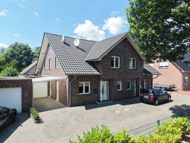 Doppelhaushälfte zum Kauf 369.000 € 6,5 Zimmer 139,4 m² 250 m² Grundstück Dissen Dissen 49201