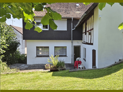 Mehrfamilienhaus zum Kauf als Kapitalanlage geeignet 99.000 € 11 Zimmer 270 m² 1.300 m² Grundstück Einbeck Einbeck 37574