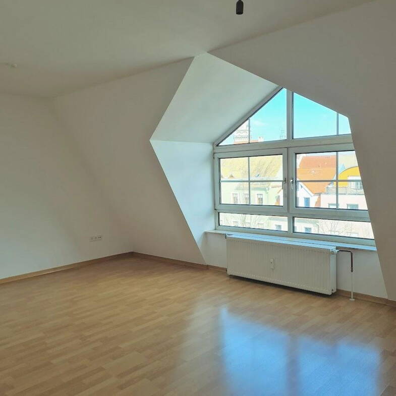Wohnung zur Miete 319 € 2 Zimmer 53,3 m² Dachgeschoss, 3. Geschoss frei ab sofort Niedermarkt 9 Döbeln Döbeln 04720