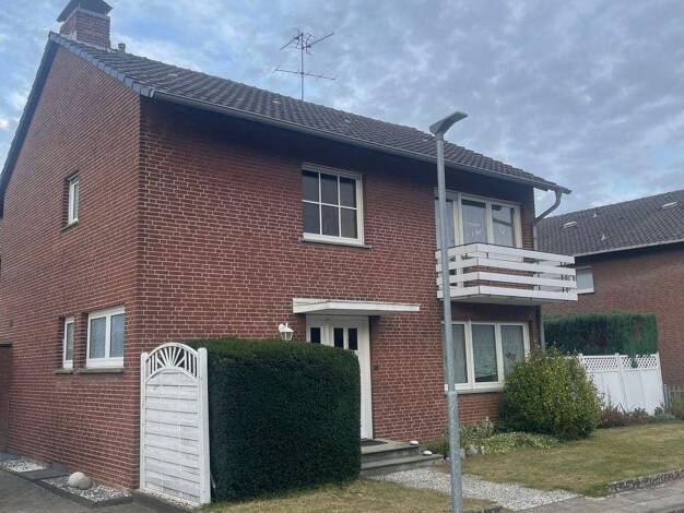 Einfamilienhaus zum Kauf 310.000 € 5 Zimmer 111 m² 457 m² Grundstück frei ab 01.01.2026 Straelen 47638