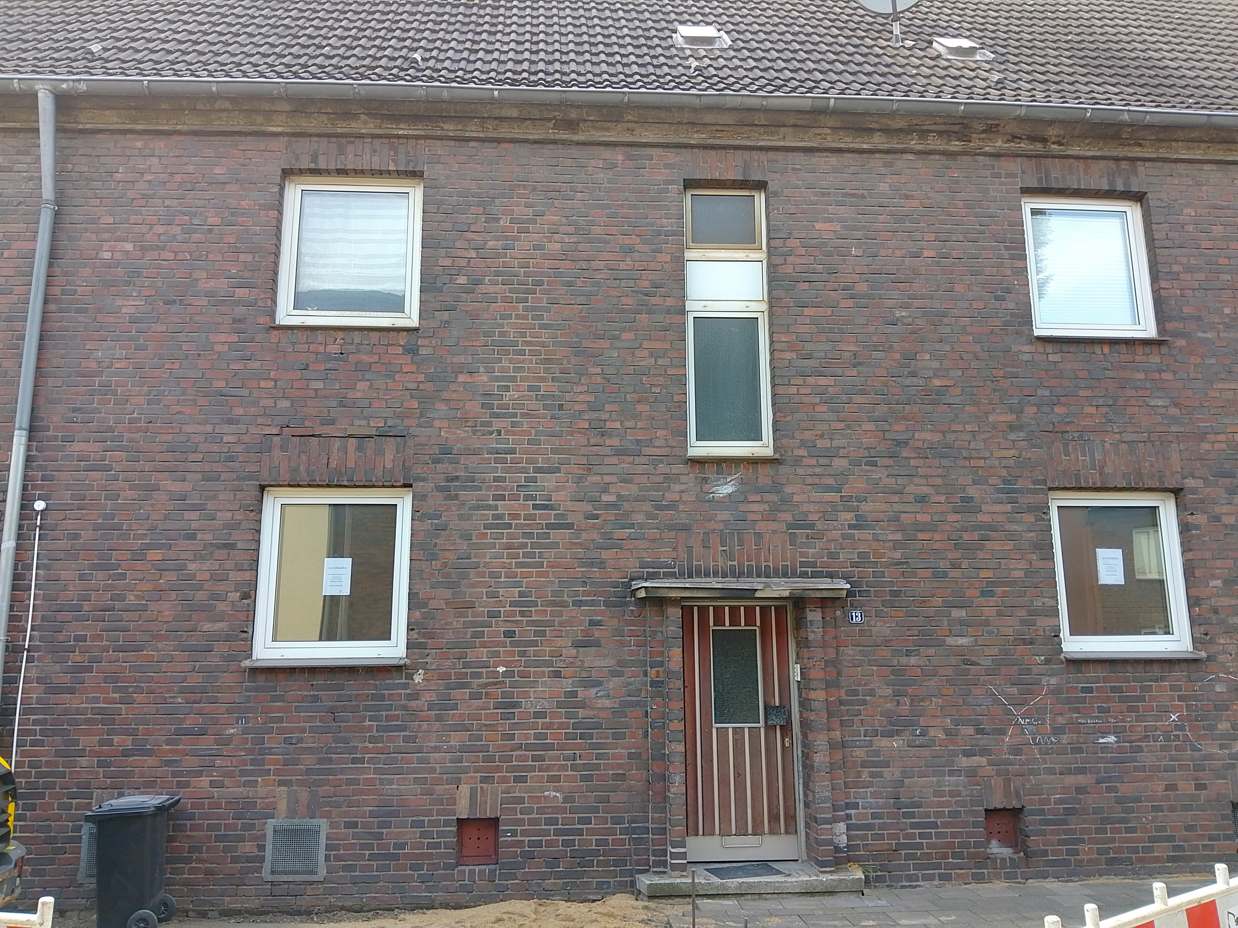 Mehrfamilienhaus zum Kauf als Kapitalanlage geeignet 280.000 € 9 Zimmer 225 m²<br/>Wohnfläche 225 m²<br/>Grundstück Friemersheim Duisburg 47229