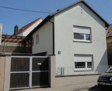 Einfamilienhaus zum Kauf 249.000 € 140 m² 180 m² Grundstück frei ab sofort Weinstrasse 18 Forst an der Weinstraße 67147