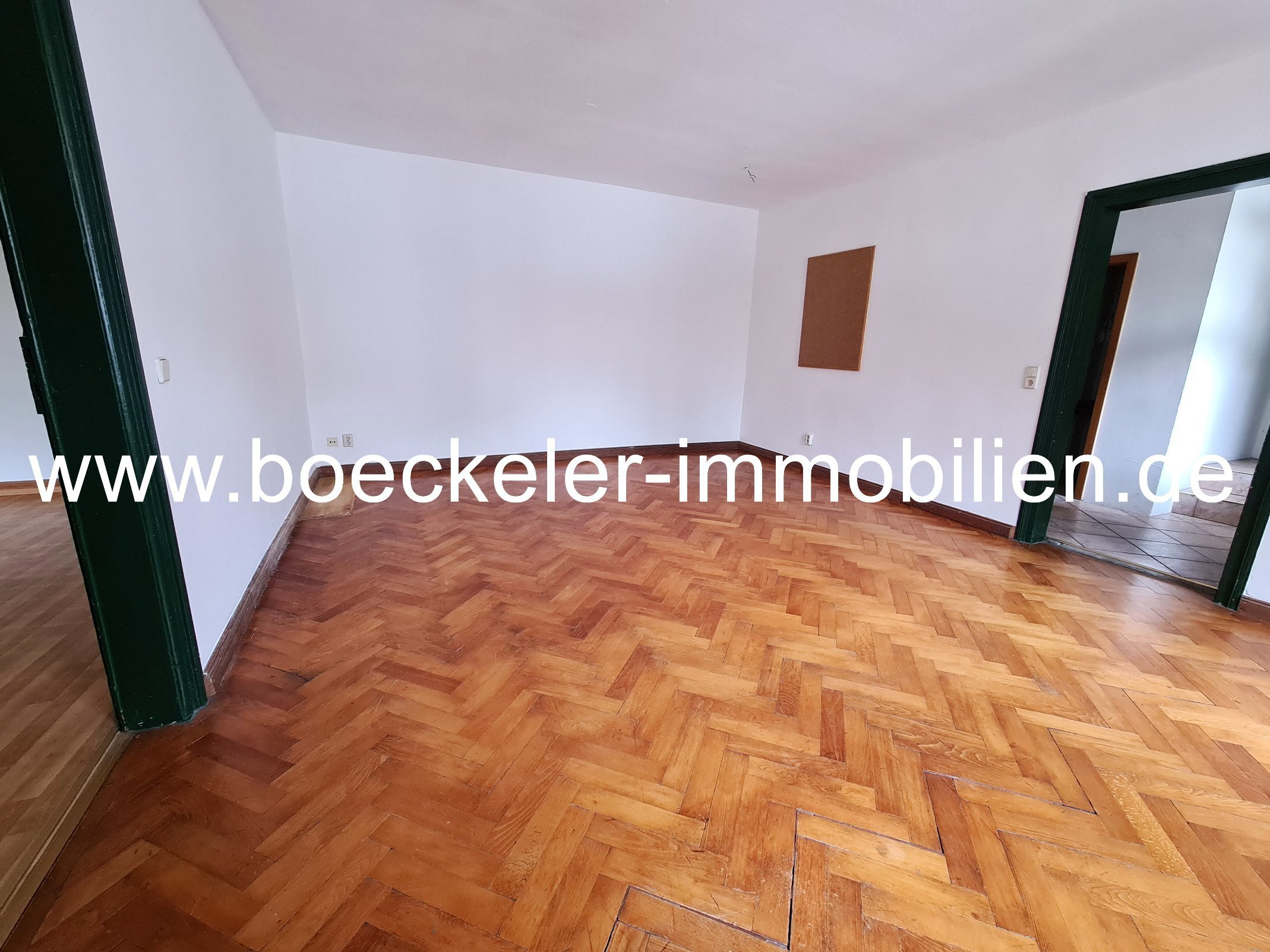 Wohnung zur Miete 300 € 2 Zimmer 54,4 m²<br/>Wohnfläche 1.<br/>Geschoss ab sofort<br/>Verfügbarkeit Naumburg Naumburg 06618