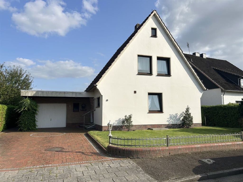 Einfamilienhaus zum Kauf 276.400 € 4 Zimmer 110 m²<br/>Wohnfläche 910 m²<br/>Grundstück Rastede I Rastede 26180