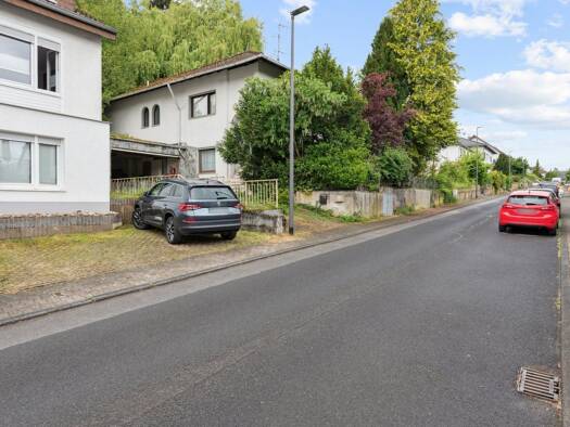 Einfamilienhaus zum Kauf 250.000 € 9 Zimmer 228 m² 659 m² Grundstück Strinz-Margarethä Hohenstein 65329