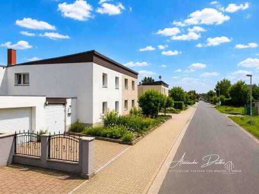 Doppelhaushälfte zum Kauf 6 Zimmer 208 m² 902 m² Grundstück Stadtfeld West Stadtfeld West 39110