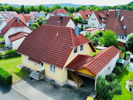 Einfamilienhaus zum Kauf 375.000 € 6 Zimmer 122,8 m² 503 m² Grundstück frei ab 31.12.2025 Wiesentheid 97353