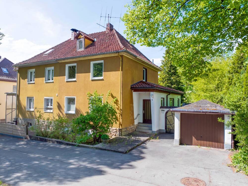 Romantische Doppelhaushälfte mit gemütlichem Garten in Coburg (renovierungsbedürftig)