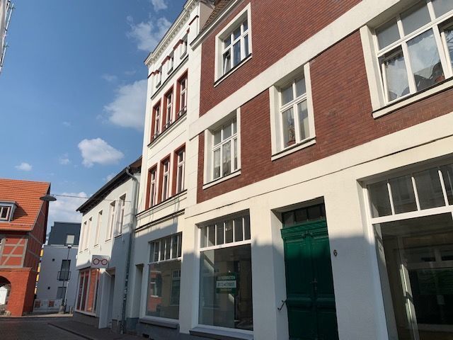 Wohnung zur Miete 630 € 2 Zimmer 105 m²<br/>Wohnfläche 1.<br/>Geschoss 01.12.2024<br/>Verfügbarkeit Altstadt Güstrow 18273