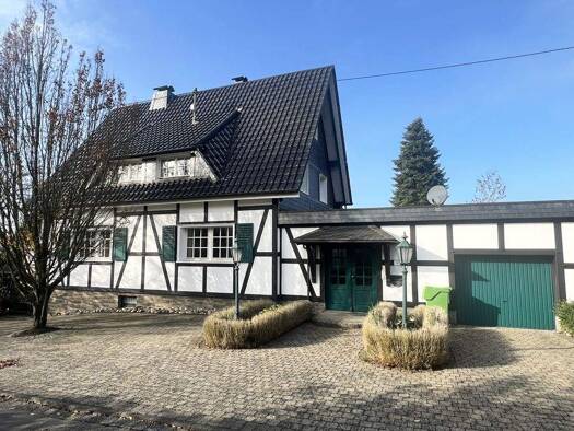 Einfamilienhaus zum Kauf 599.000 € 6 Zimmer 301,2 m² 1.364 m² Grundstück Paul-Keller-Weg 8 Waldbröl 51545