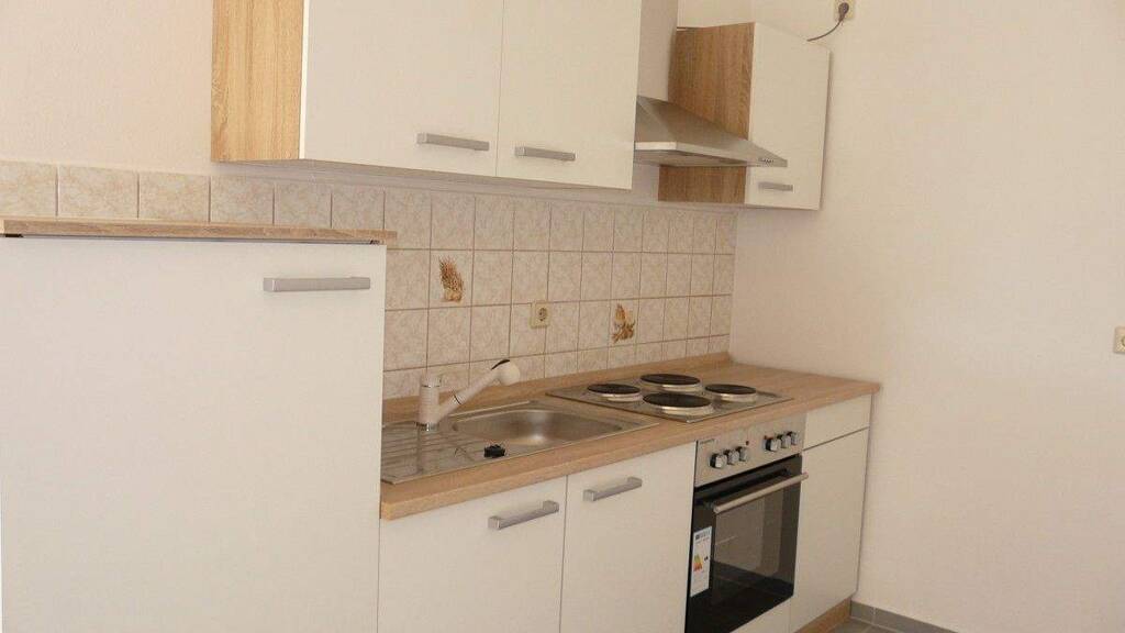 Studio zur Miete 225 € 1 Zimmer 33,8 m² 1. Geschoss frei ab sofort Meerane 08393