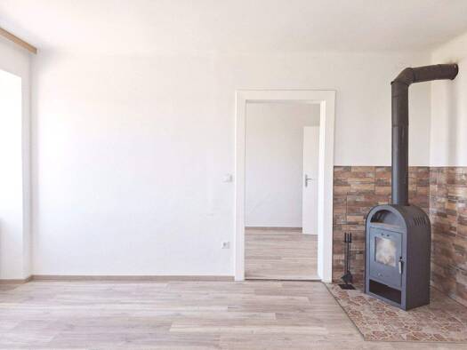 Wohnung zur Miete 444 € 4 Zimmer 68,9 m² 1. Geschoss Bernsteinstraße 339 Bernhardsthal 2275