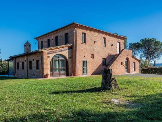 Bauernhaus zum Kauf 1.390.000 € 4 Zimmer 975 m² 65.000 m² Grundstück frei ab sofort Chiusi 53043