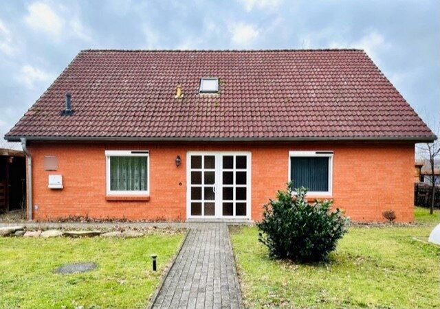 Einfamilienhaus zum Kauf 349.000 € 5 Zimmer 155 m²<br/>Wohnfläche 984 m²<br/>Grundstück Klein Bengerstorf Bengerstorf 19258