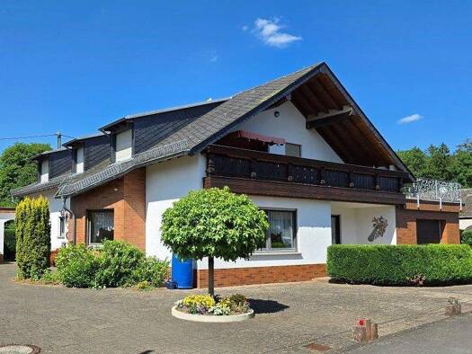 Einfamilienhaus zum Kauf 359.000 € 7 Zimmer 250 m² 520 m² Grundstück Seiwerath 54597