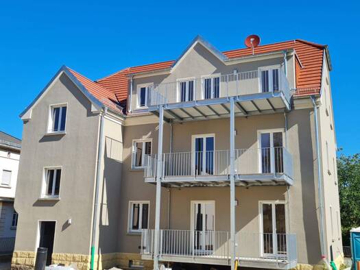 Wohnung zur Miete 950 € 4 Zimmer 111,3 m² EG Bandweberstraße 86 Großröhrsdorf 01900