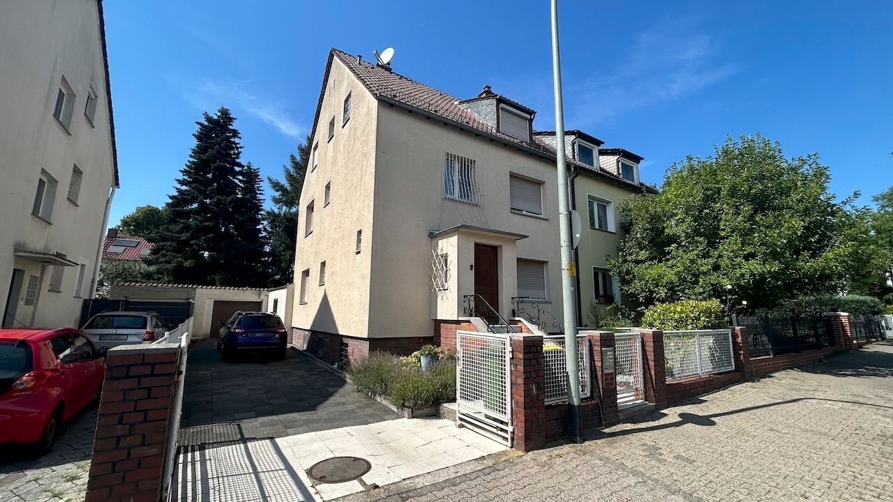 Doppelhaushälfte zum Kauf provisionsfrei 705.000 € 7 Zimmer 145 m²<br/>Wohnfläche 815 m²<br/>Grundstück Berkersheim Frankfurt am Main / Berkersheim 60435